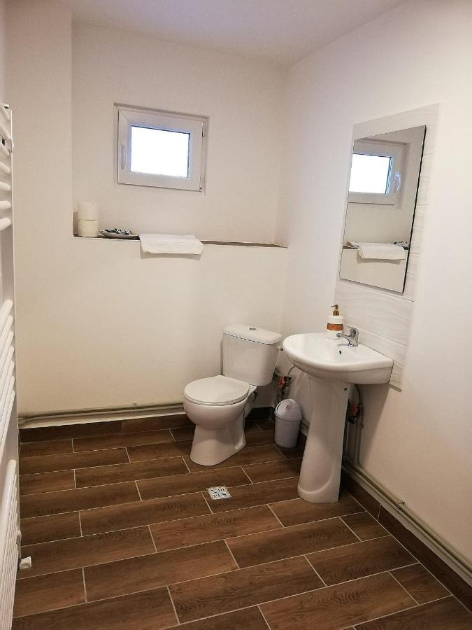 Pensiunea Eden House Krajowa Zewnętrze zdjęcie
